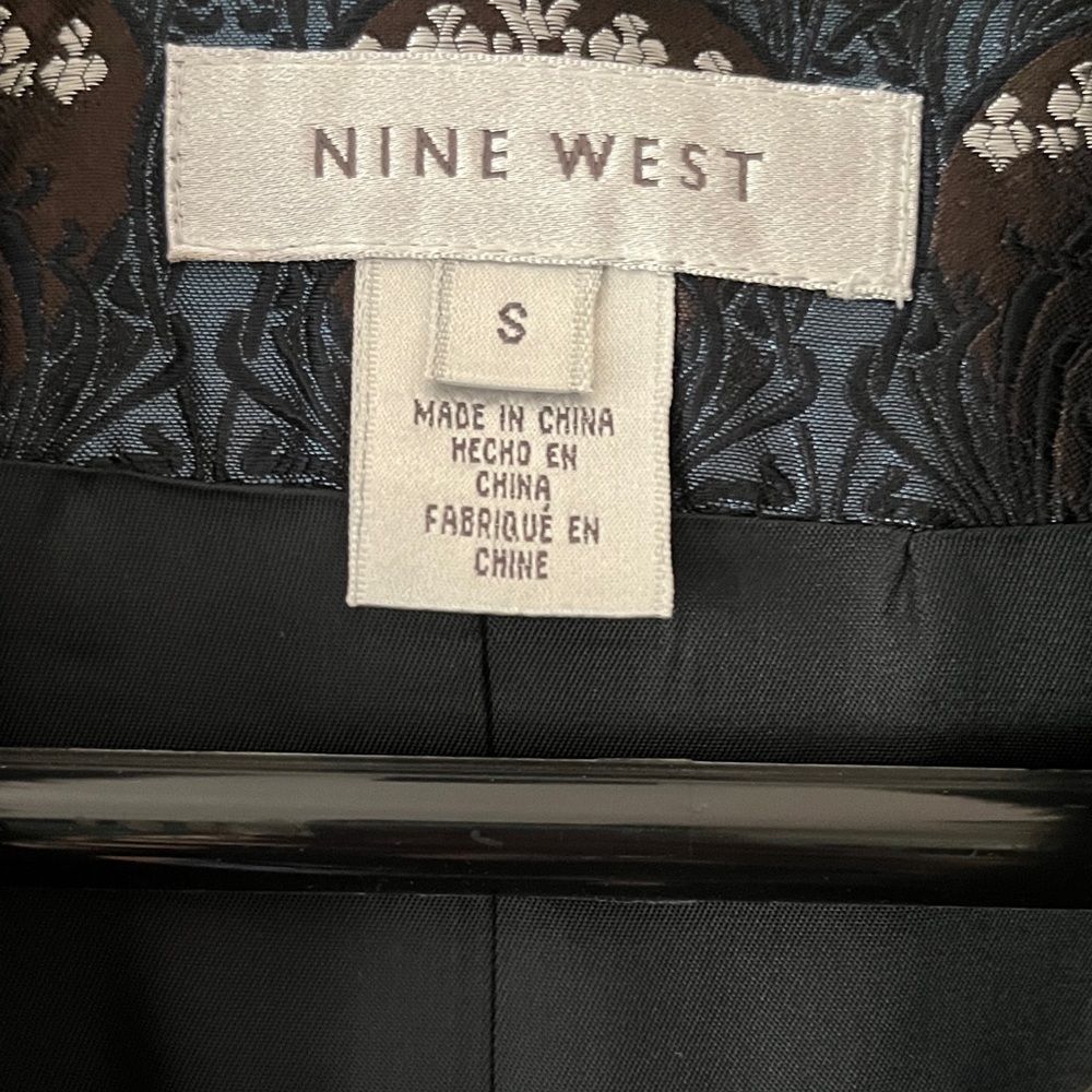 Elegant Nine West Jacquard Women's Coat removable, faux fur collar size small - Picture 10 of 10